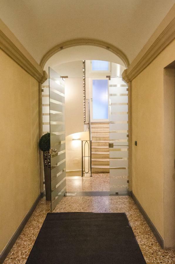 Azeglio Apartment, A Due Passi Da Piazza Maggiore Bolonha Exterior foto